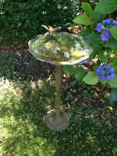 Vogeltränke wie antik- mit trinkendem Kolibri, Tränke o. Futter-Schale für Vögel