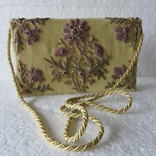 Ancien petit sac ou pochette toile et perles brodées