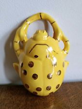 Belle Ancienne Bouquetière COCCINELLE Barbotine FIVES LILLE Rare Couleur Jaune