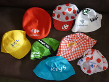 lots de 8 objets publicitaires du Tour de France, casquettes, bobs, béret...