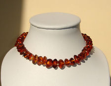 COLLIER D'AMBRE BEBE PERLES POLIES + POCHETTE OFFERTE