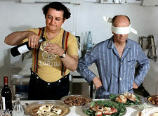 PHOTO L'AILE OU LA CUISSE- LOUIS DE FUNES & COLUCHE (P2) FORMAT 20X27 CM