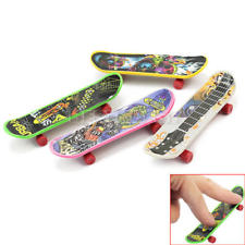 4x Mini Finger Doigt Fingerboard Skateboard Skate Board Sports Jouet 9.5*2.5cm