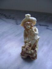 JEUNE  BOURGEOIS  EN BISCUIT  SIGNE ET NUMEROTE