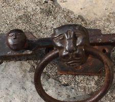 rare clenche poignée de porte début 18 eme fer forgé anthropomorphe serrure