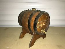 jolie petit tonneau en bois chêne robinet cuivre 