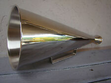 mégaphone porte voix rétro en laiton finition chromé manif, bateau, fete, foot