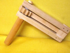 Crécelle simple bois naturel - Petite -15x15cm - NEUF