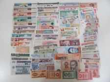 Lot de 70 Billets du Monde Tous Différents et Neufs ; 98 % UNC