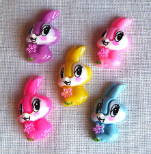 R23 / LOT de 2 EMBELLISSEMENTS en résine - LAPIN FLEUR PÂQUES - 15 X 30 mm
